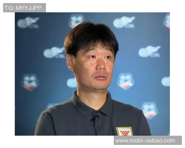 李霄鹏呼吁球迷宽容：主场被喊下课是常态应理解教练艰辛